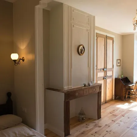 Bed & Breakfast Chateau D'esplavis 3*